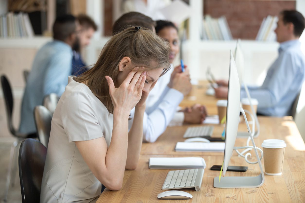 Desânimo no trabalho tem solução? Veja o que fazer